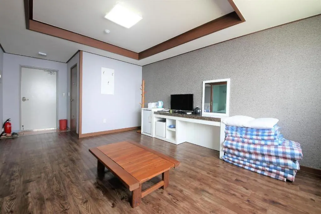 Woorim Hotel Jeju Motel