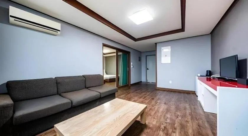 ג'גו Woorim Hotel מוטל