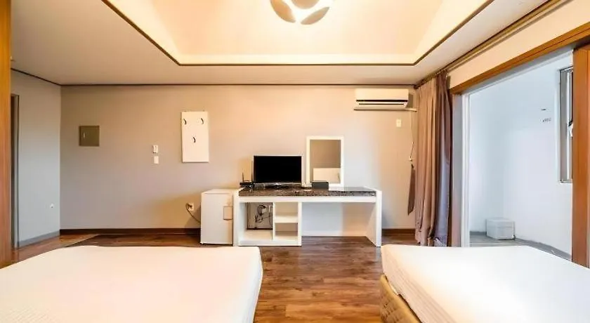 מוטל ג'גו Woorim Hotel