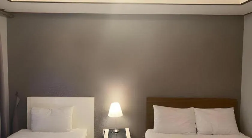ג'גו Woorim Hotel מוטל
