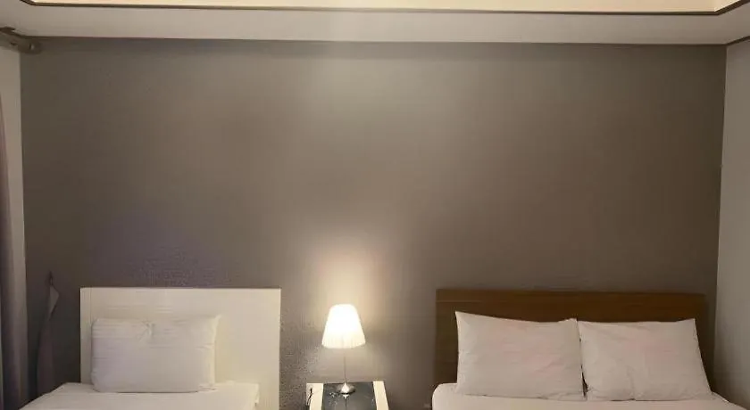 מוטל ג'גו Woorim Hotel
