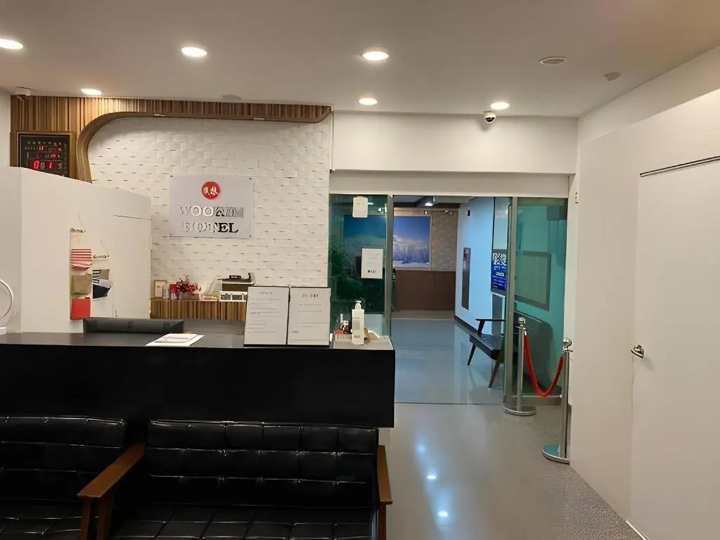 ג'גו Woorim Hotel מוטל
